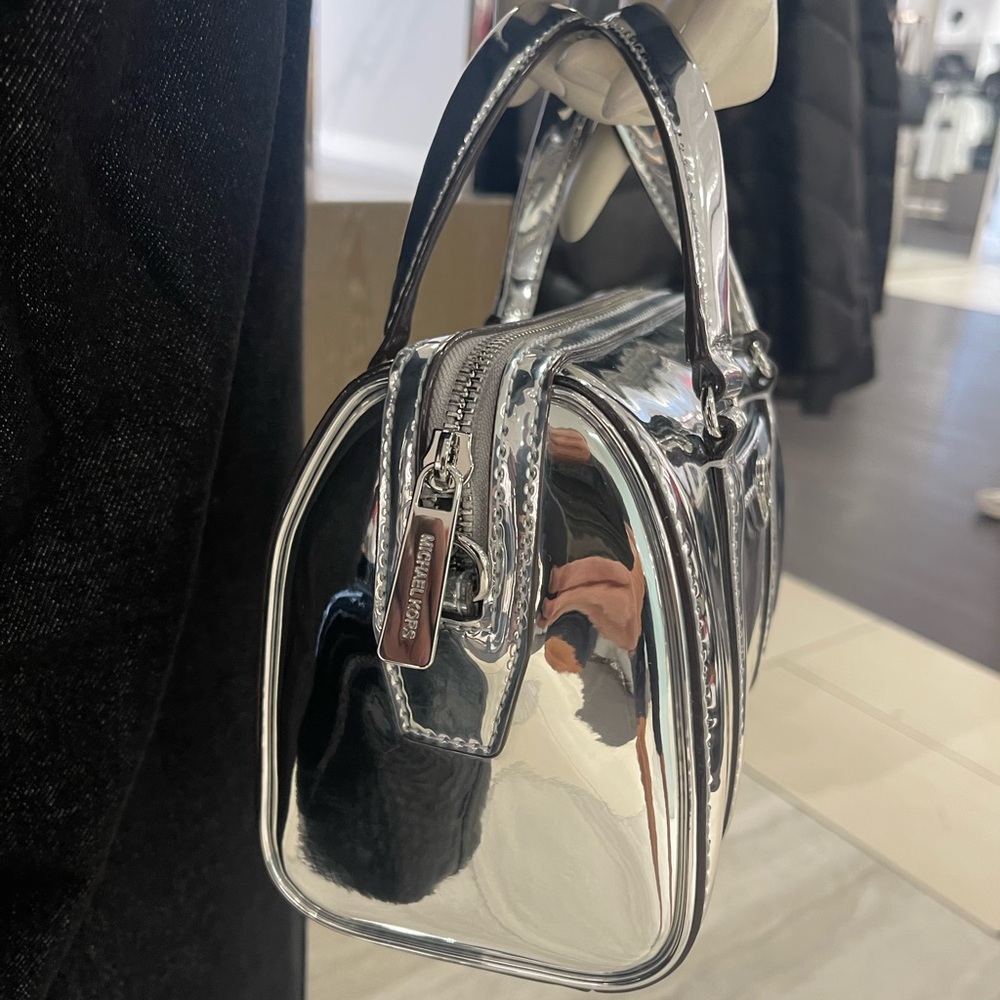 MICHAEL KORS Jet Set Small Patent Duffel Xbody Crossbody Bag
Silver 
NWT - Picture 4 of 16